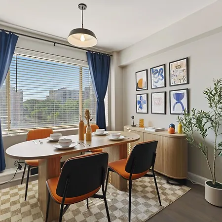 Executive Retreat Near Dc - Stylish & Walkable Apartment